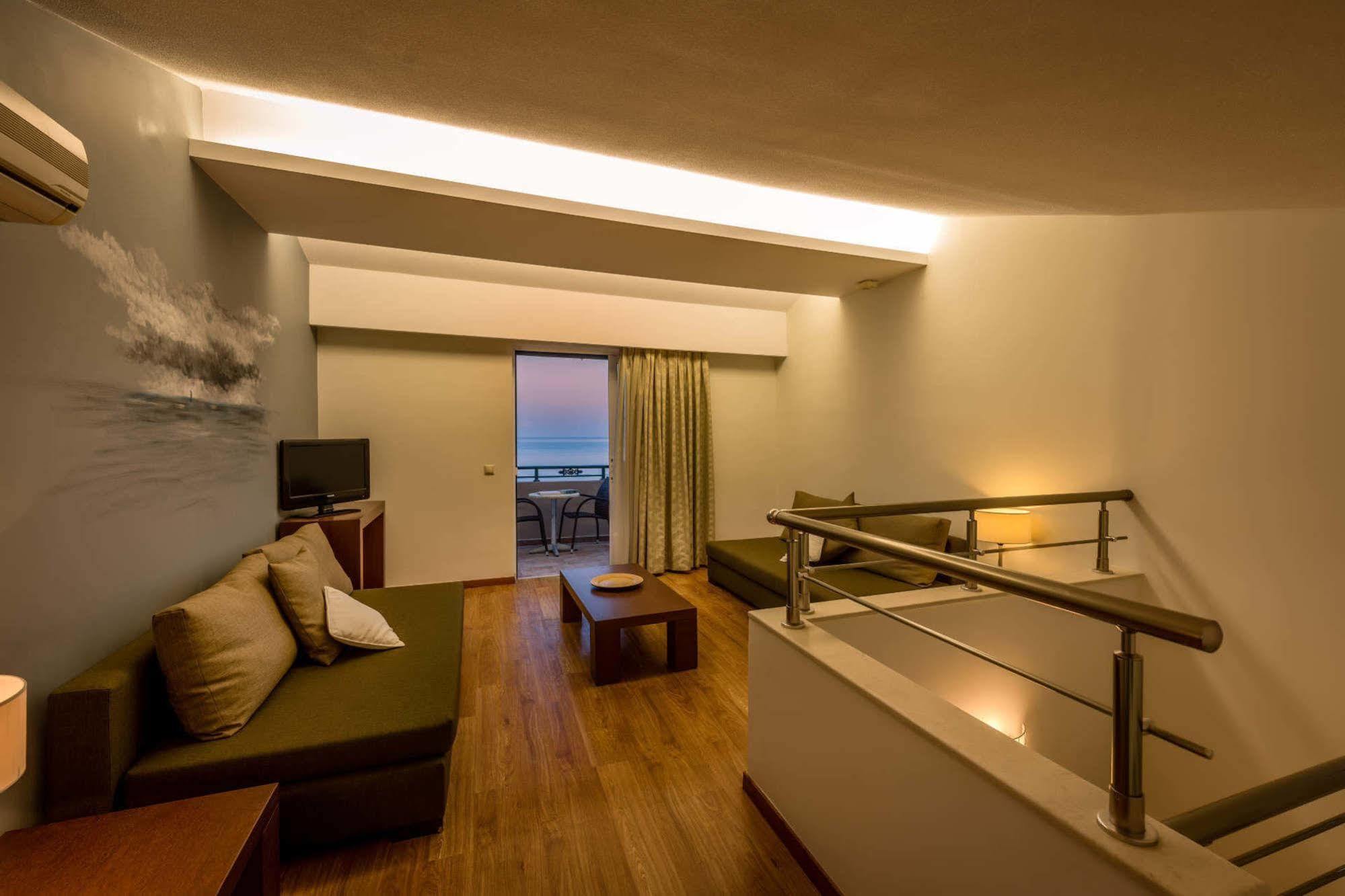 Mediterranean Beach Resort ラガナス エクステリア 写真